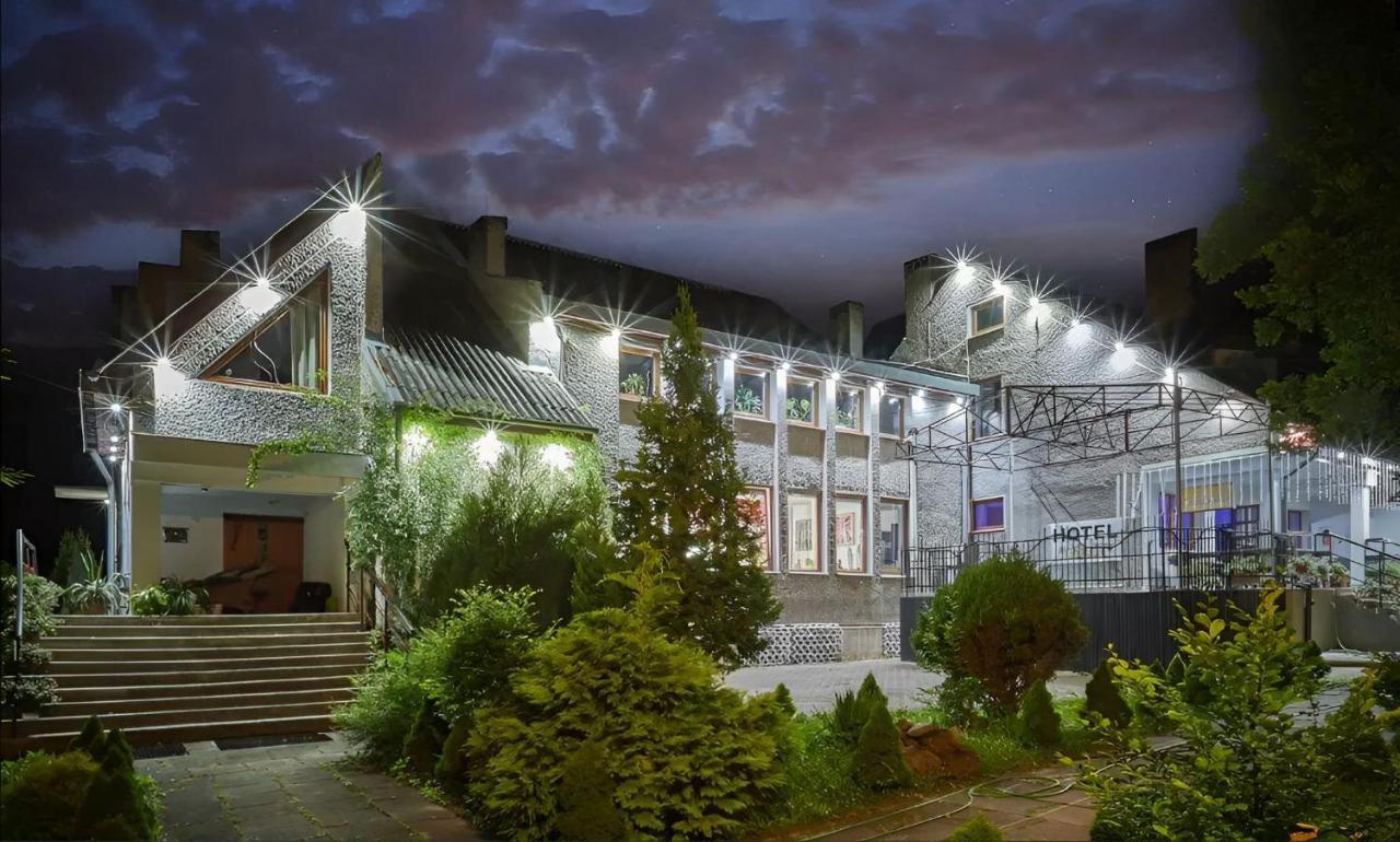 Dukat Hotel Horyniec Eksteriør billede